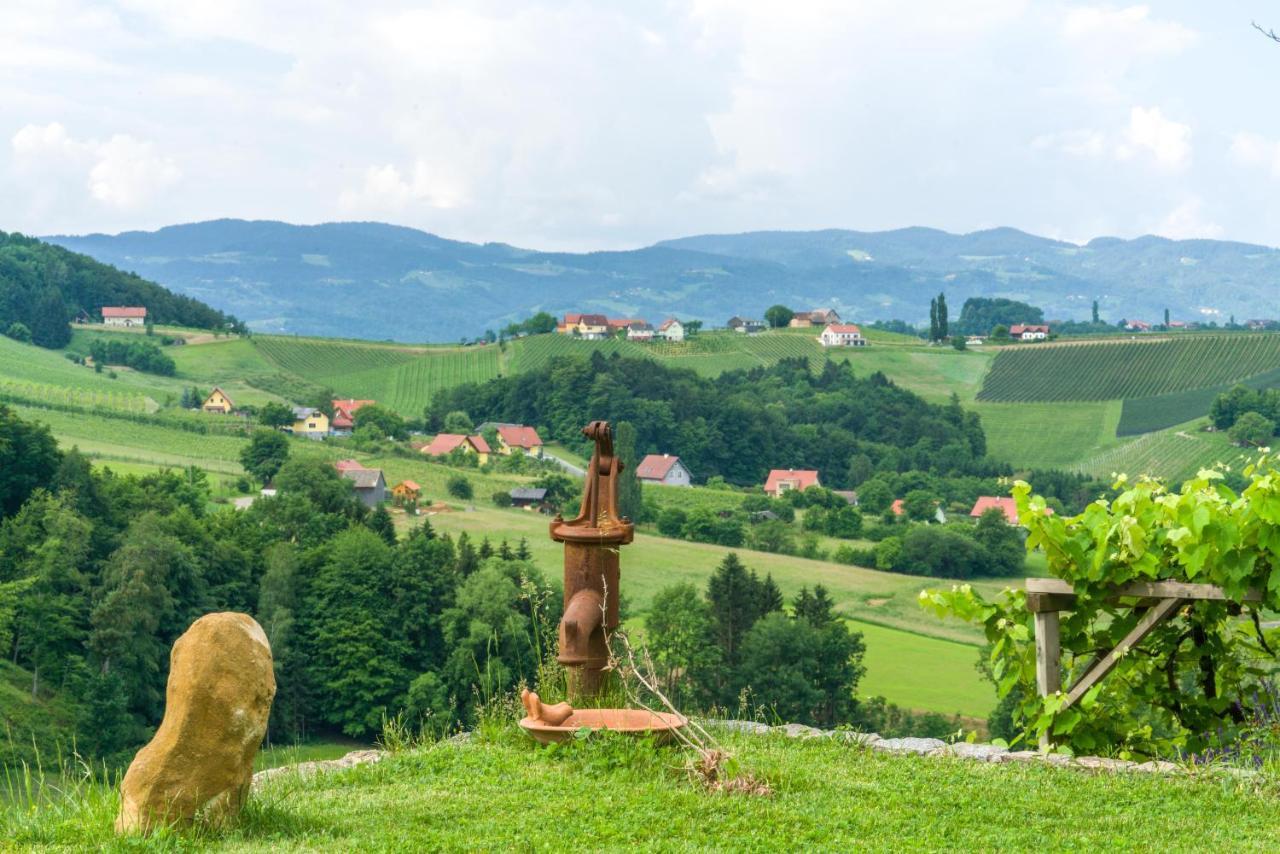 Das Weinberghaus Ratsch an der Weinstraße 外观 照片