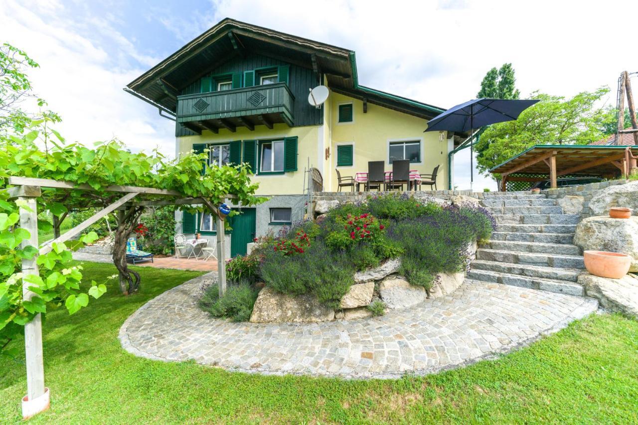 Das Weinberghaus Ratsch an der Weinstraße 外观 照片