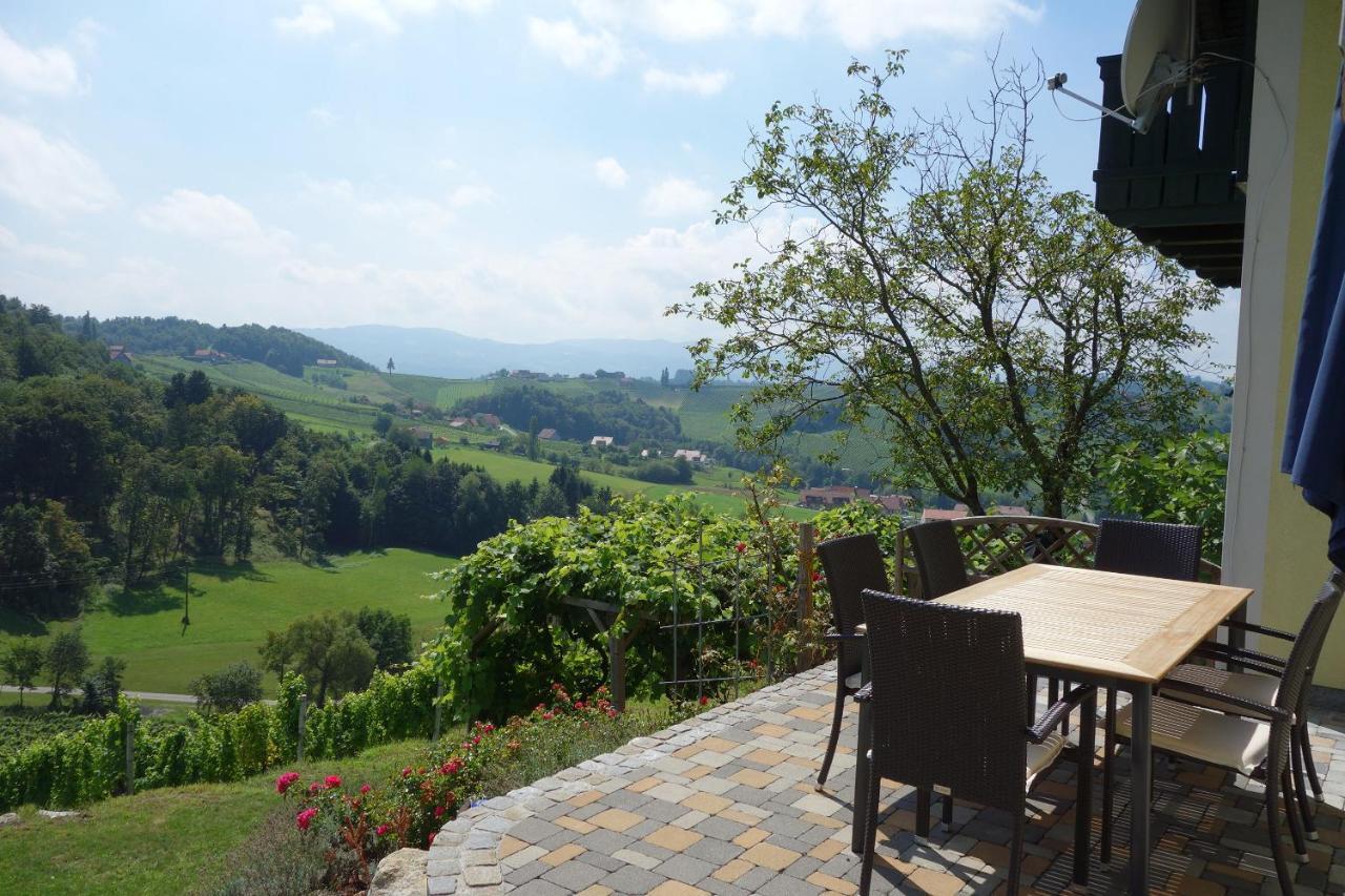Das Weinberghaus Ratsch an der Weinstraße 外观 照片