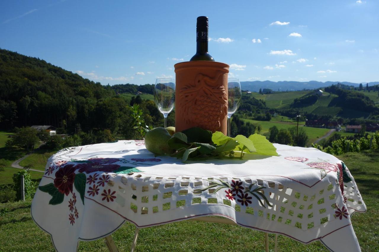 Das Weinberghaus Ratsch an der Weinstraße 外观 照片